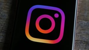 Instagram’daki İçeriklerin Çoğu Sahte! – Komediya