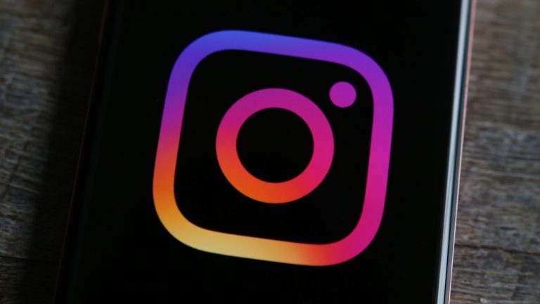 Instagram’daki İçeriklerin Çoğu Sahte! – Komediya